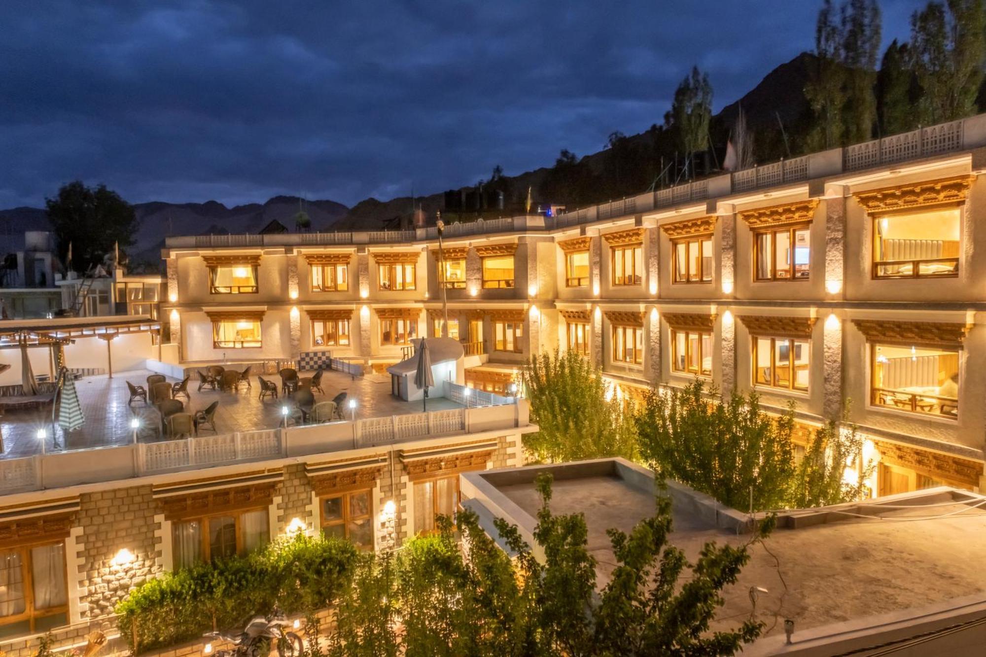 Cho Palace Leh Eksteriør bilde